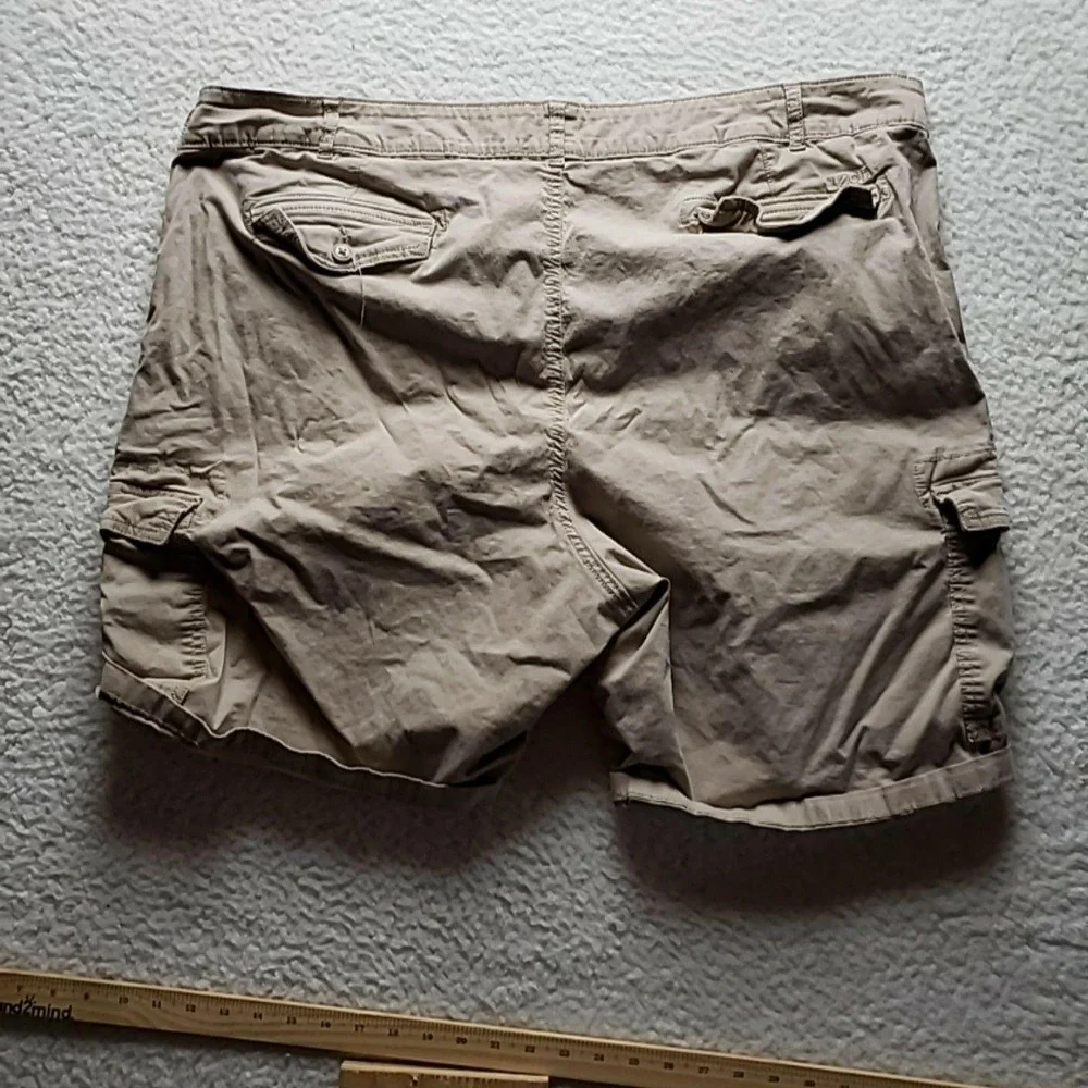 IZOD Cargo Shorts Mens 48 Beige Stretch Flat Front 11 Inseam Casual Summer